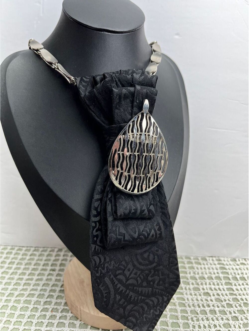 #524 Neck Tie Necklace Solid Black & Silver Tone